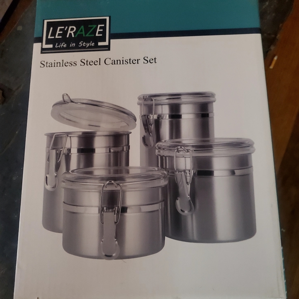 La'Raze 5 piece storage containers NIB